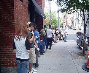 Illustration for article titled The iPhone Line. Is Stupid.